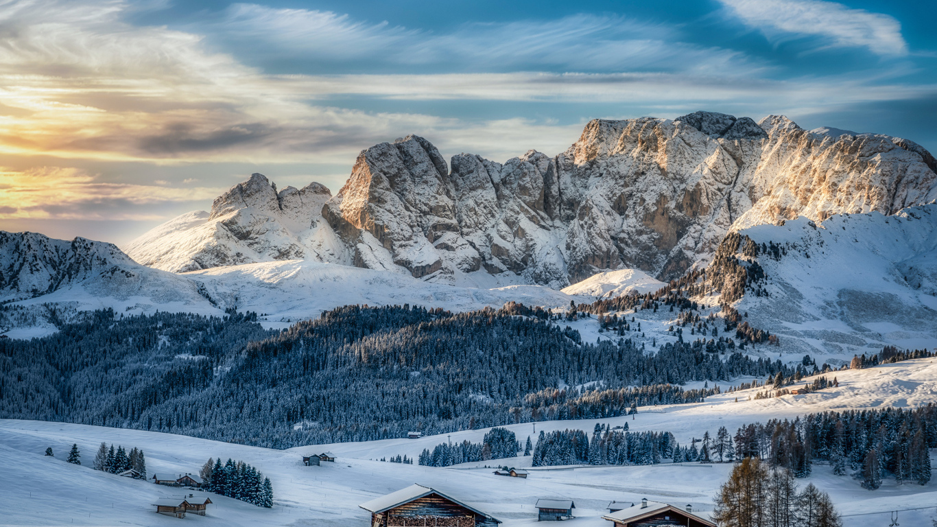 Доломитовые альпы покрытые снегом, Италия