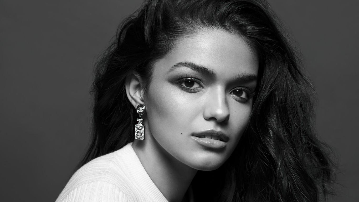 Актриса Рейчел Зеглер лицо крупным планом