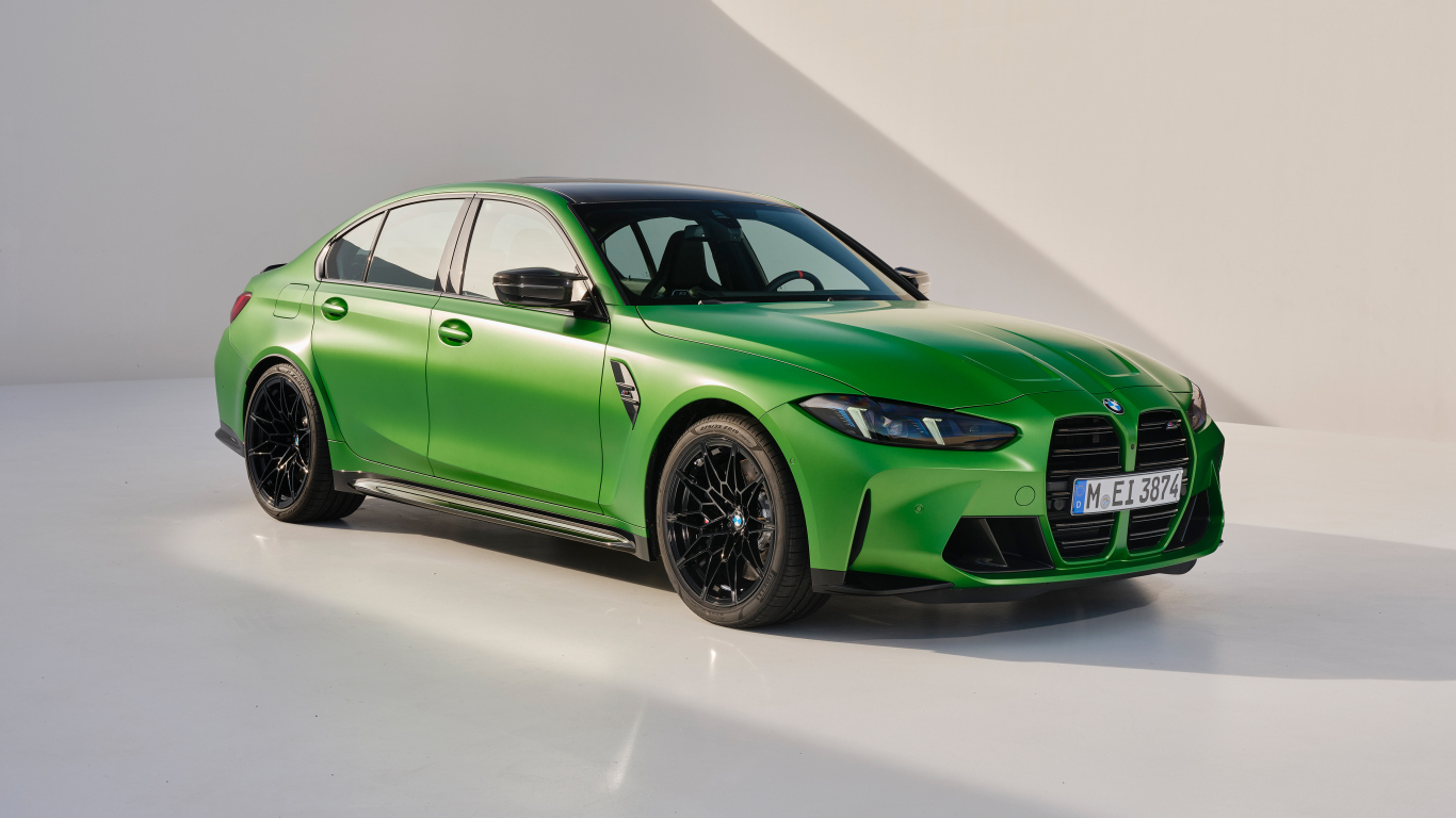 Зеленый автомобиль BMW M3 Competition 2024 года