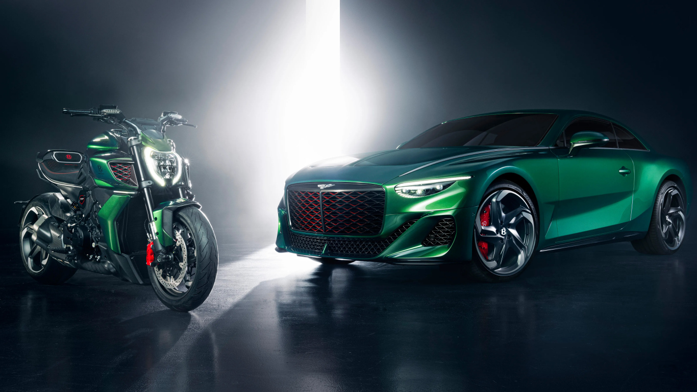 Зеленый автомобиль Bentley Mulliner  с мотоциклом Дукатти