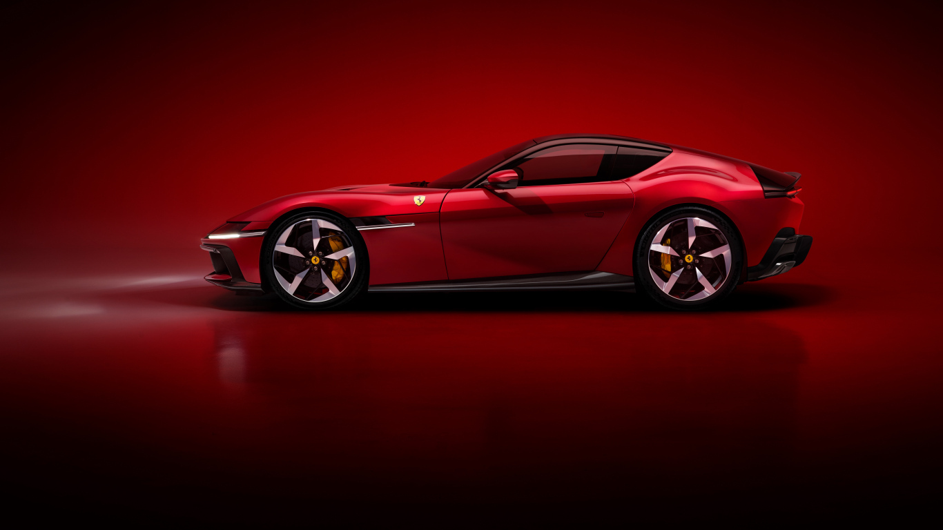 Вид сбоку на красный автомобиль Ferrari 12Cilindri 2024 года