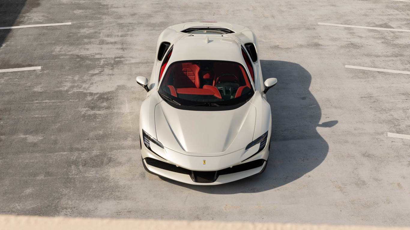 Белый автомобиль Ferrari SF90 Stradale