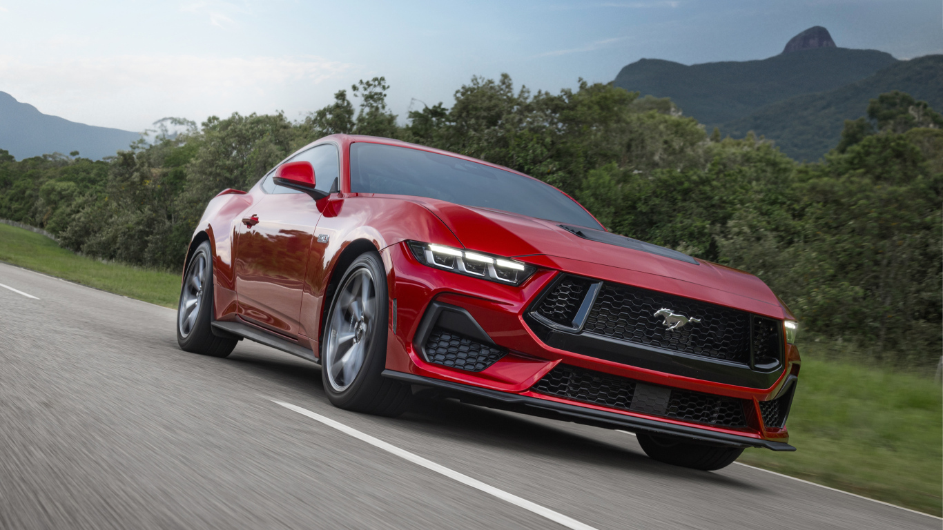 Красный автомобиль Ford Mustang GT Performance 2024 года