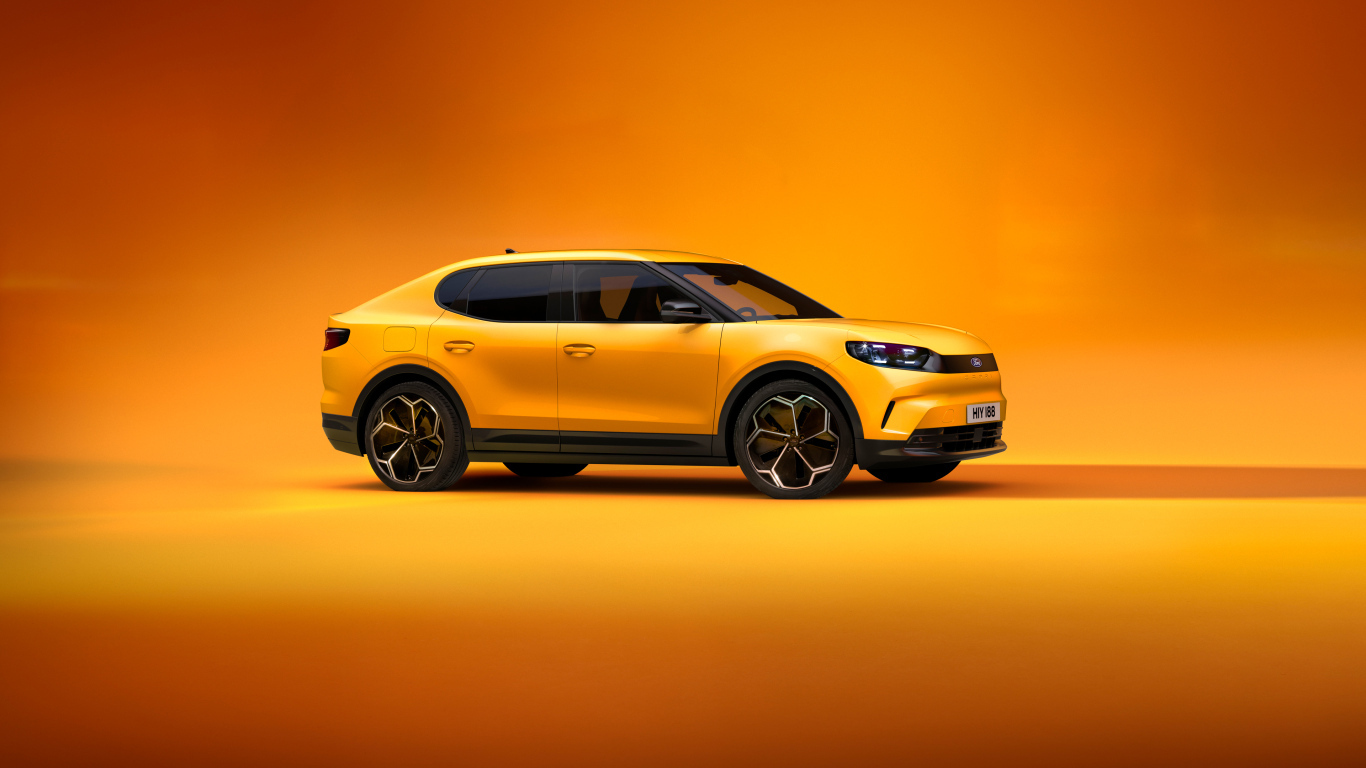 Вид сбоку на желтый внедорожник  Ford Capri 2024 года