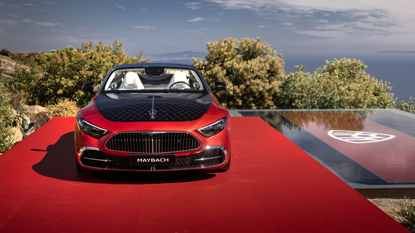 Вид спереди на автомобиль Mercedes-Maybach SL 680 Monogram Series 2024 года