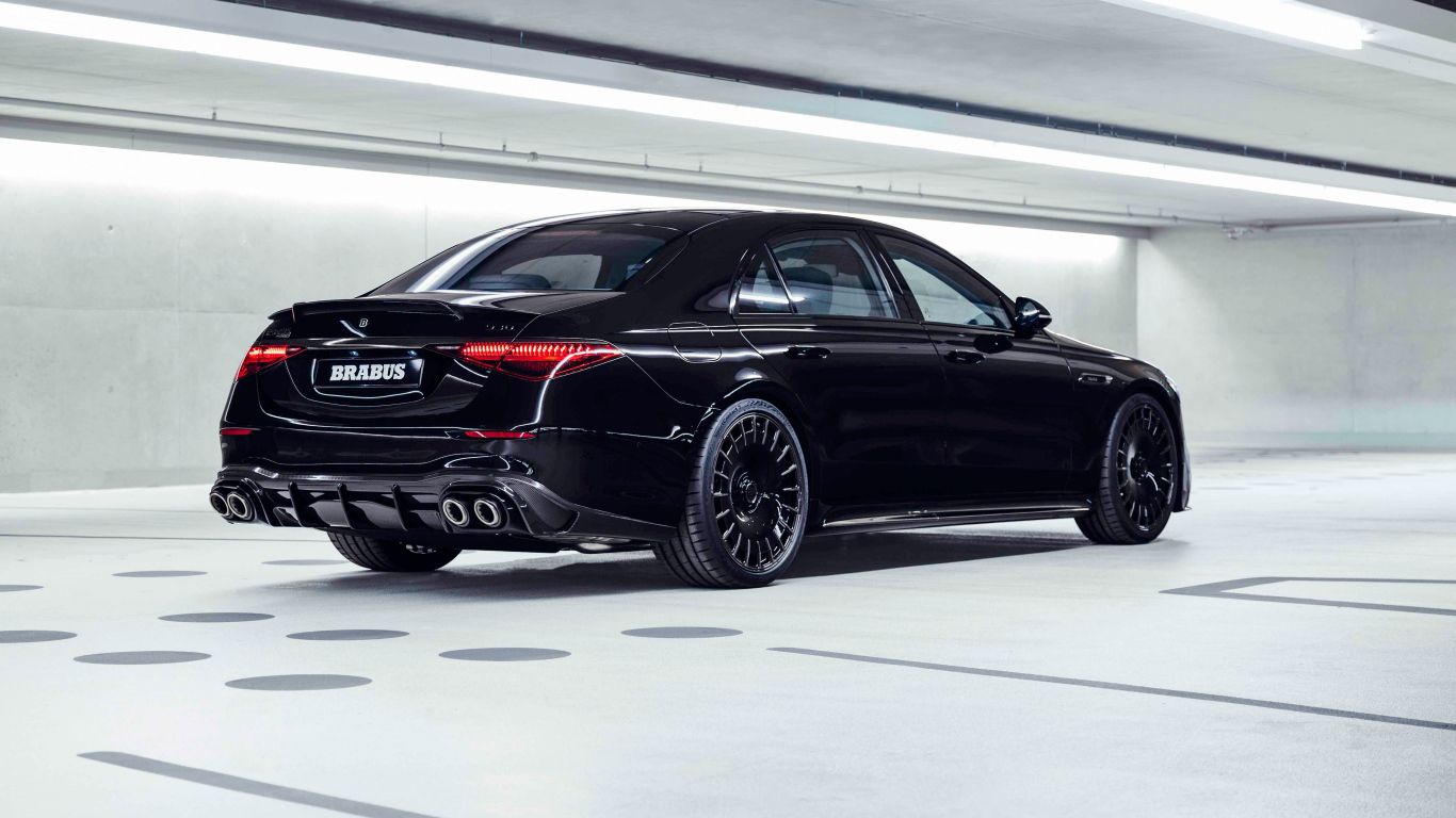 Вид сзади на автомобиль Mercedes-AMG S 63 E Performance Brabus 930
