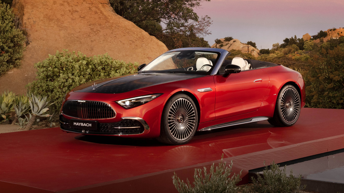 Красный автомобиль Mercedes-Maybach SL 680 Monogram Series 2024 года