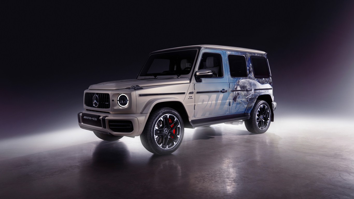 Серебристый джип Mercedes-AMG G 63