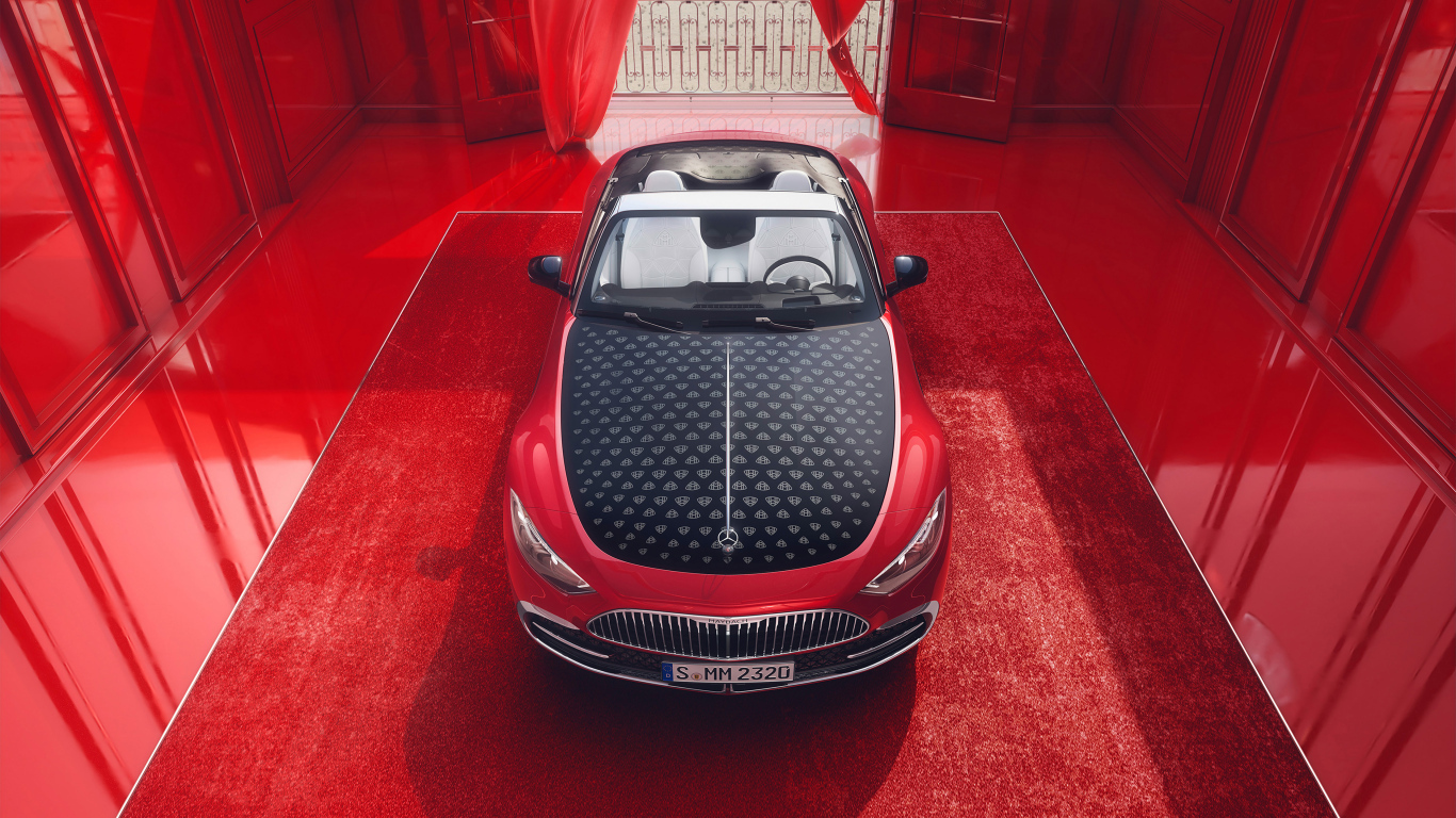 Вид сверху на автомобиль Mercedes-Maybach SL 680 Monogram Series 2024  года