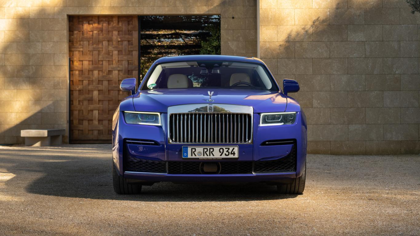 Автомобиль Rolls-Royce Ghost Tucana  вид спереди