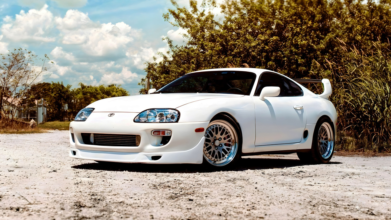 Белый автомобиль Toyota Supra Turbo JDM