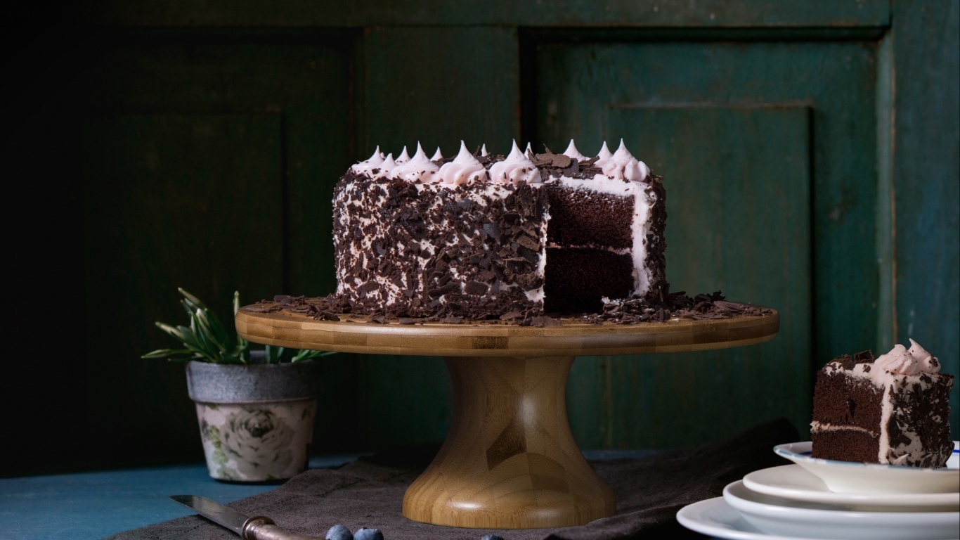 Торт с шоколадной крошкой и кремом