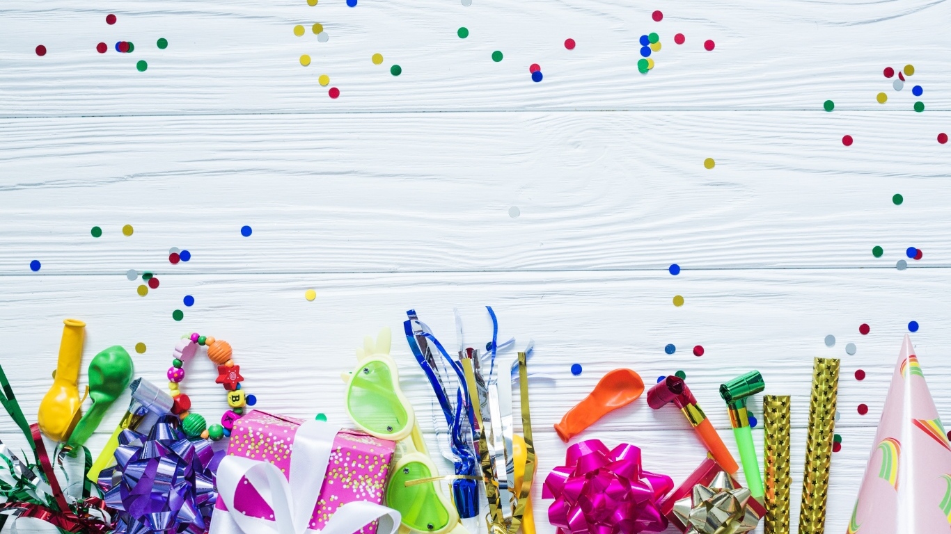 Атрибуты для дня рождения на белом фоне