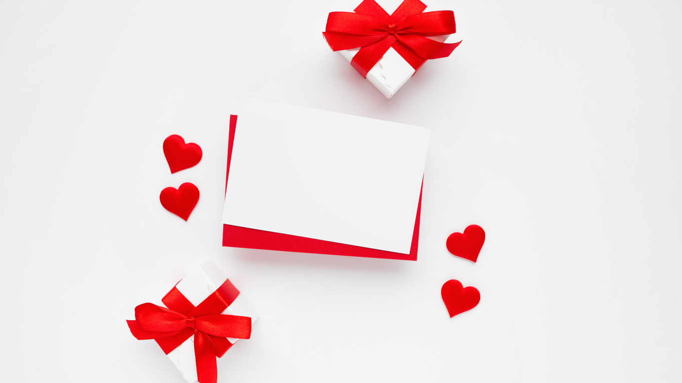 Красные сердечки, лист бумаги и подарки для шаблона открытки