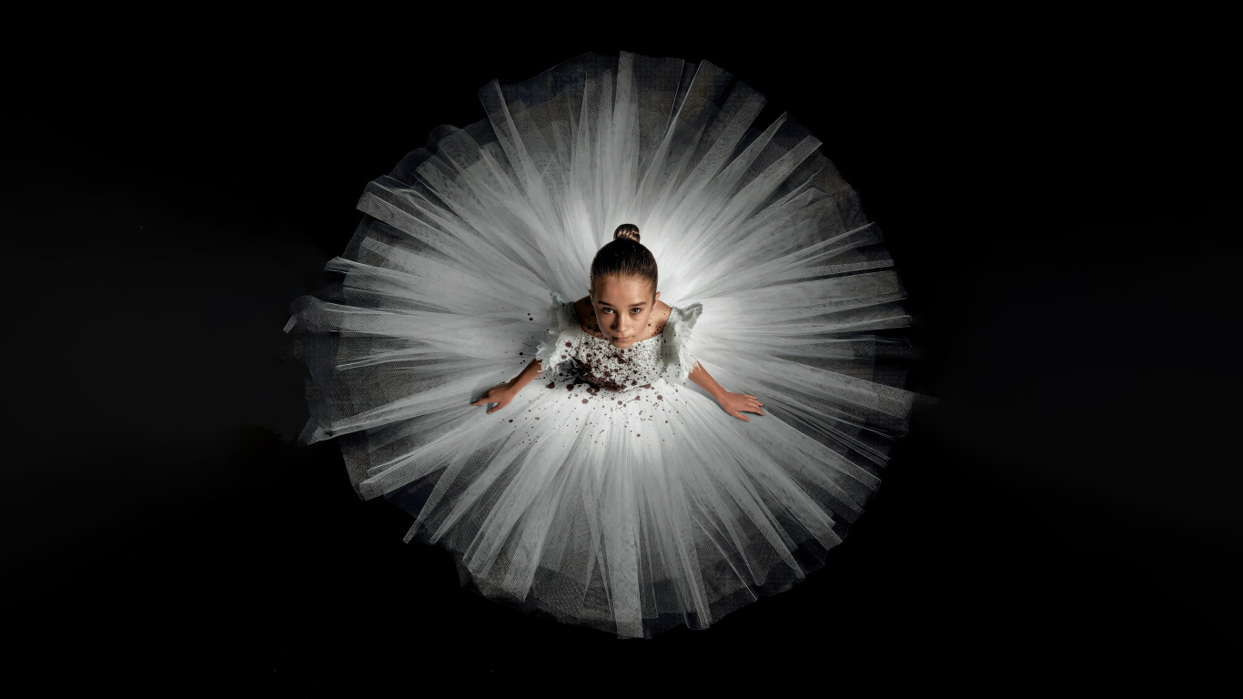 Постер фильма ужасов Эбигейл