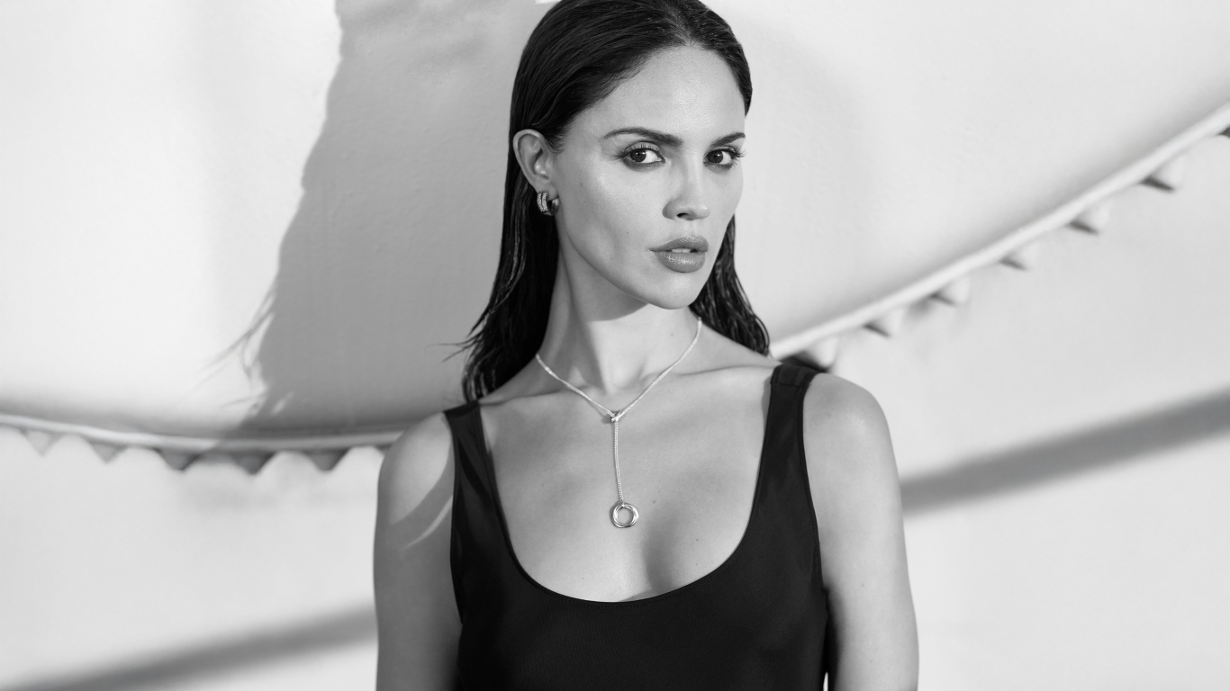 Украшение на шее популярной актрисы Эйсы Гонсалес