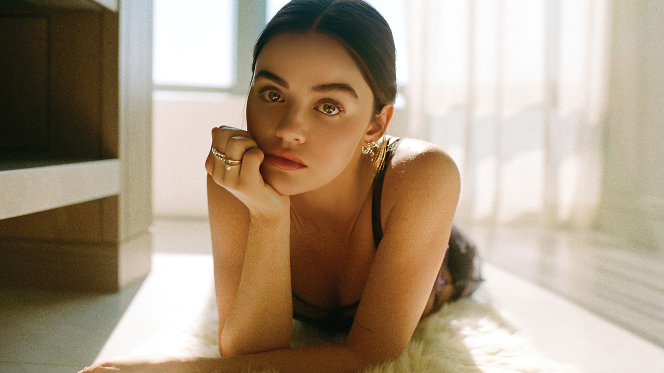 Грустный взгляд актрисы Люси Хейл