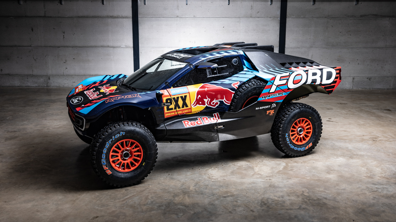 Вид сбоку на спортивный автомобиль Ford Raptor T1+ 2024 года