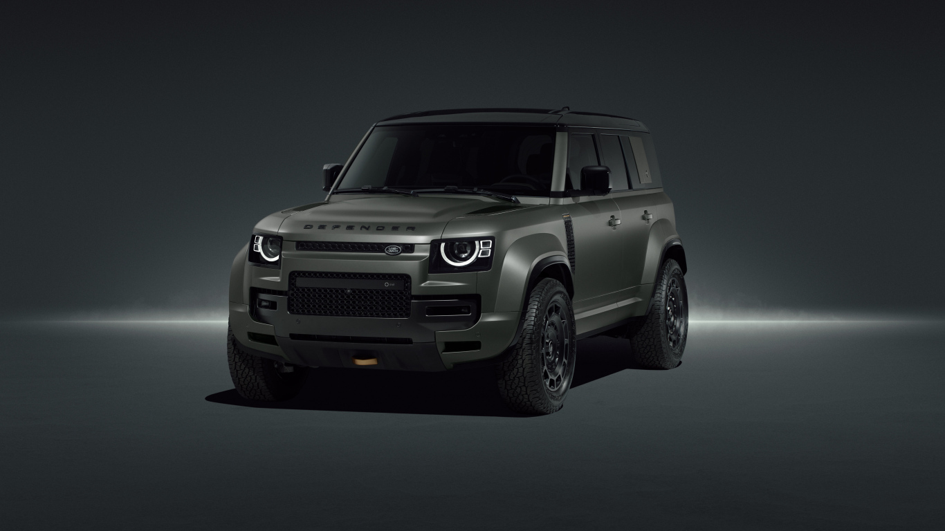 Вид спереди на внедорожник Land Rover Defender OCTA Edition One 2024 года