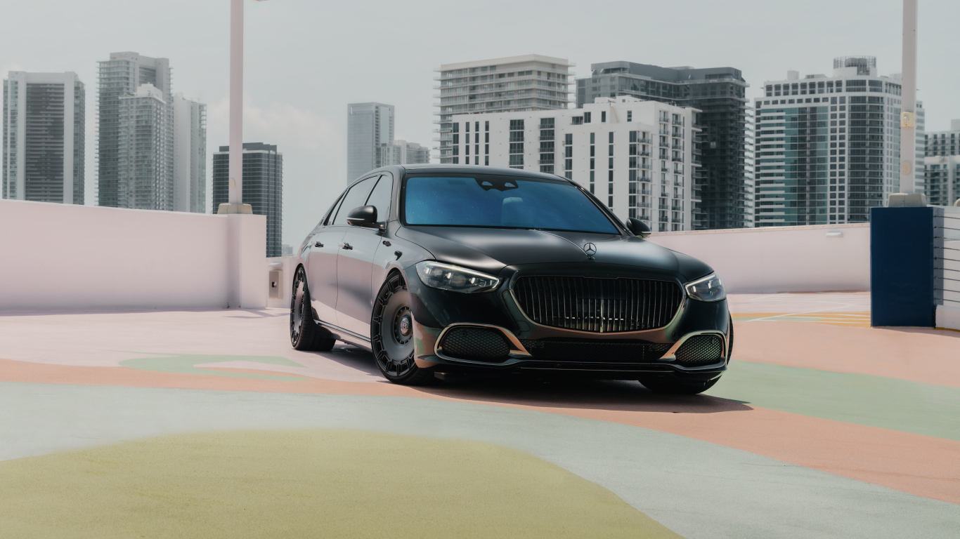 Черный автомобиль Mercedes-Benz Maybach S Class S680 V12