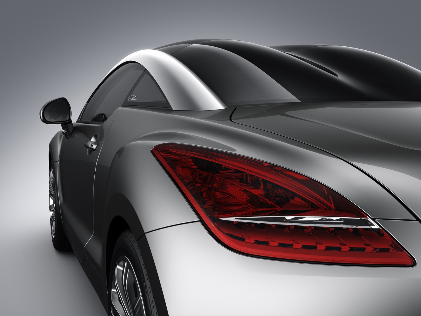 Серебрянный автомобиль