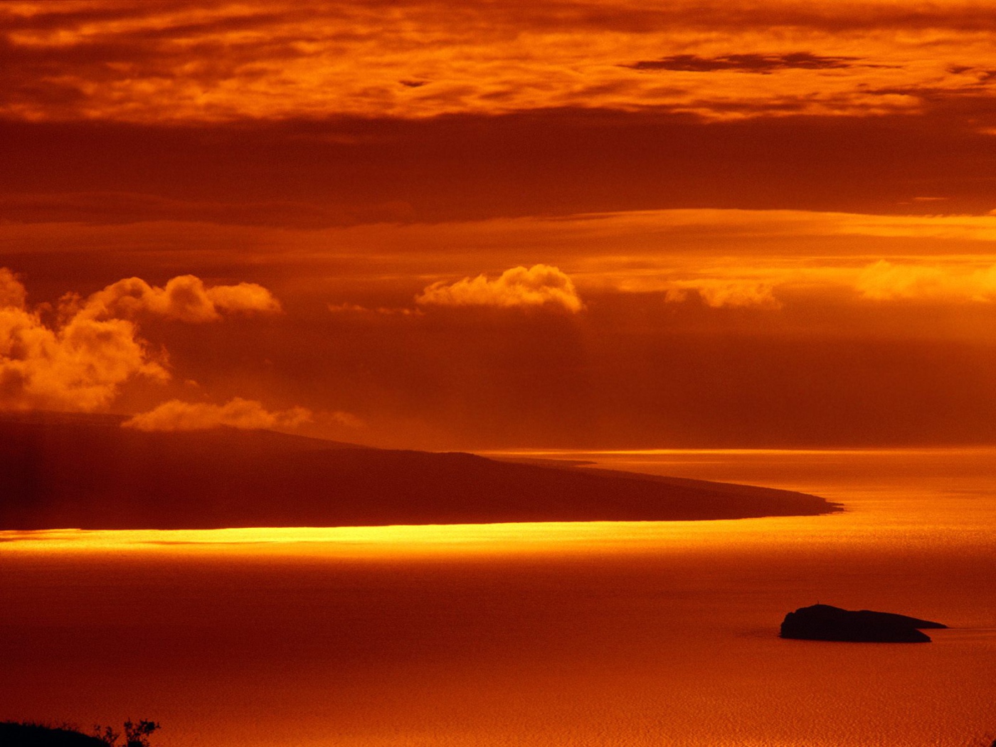 Горячий закат на островах Гавайи