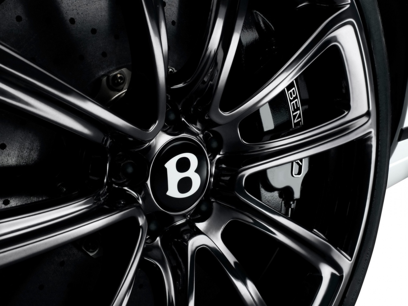 Фирменное литье Bentley