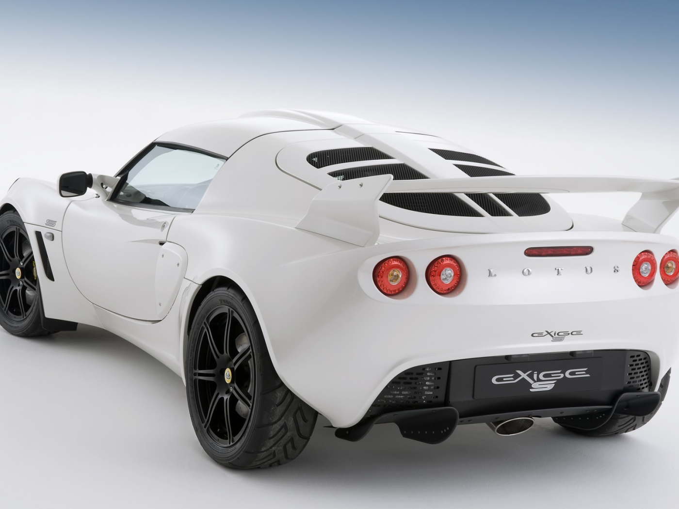 Отличный спорткар Lotus ExiGe S