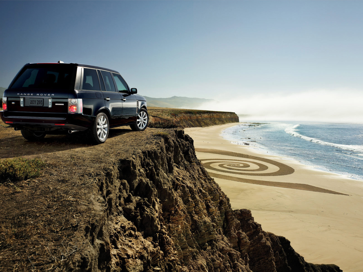 Автомобиль Range Rover