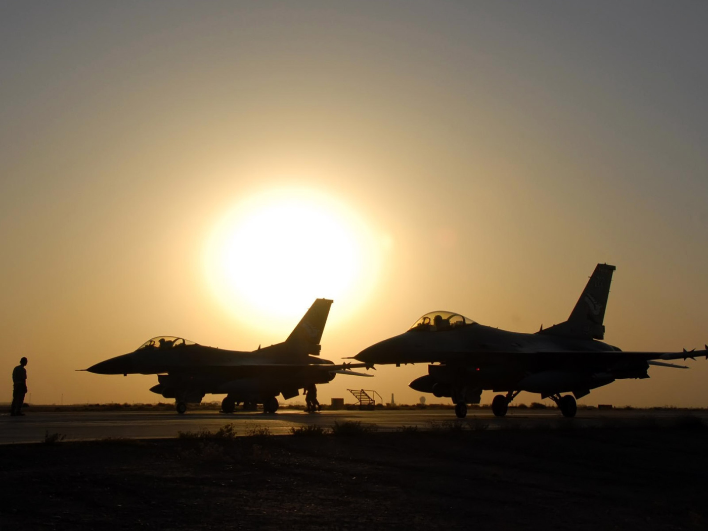 Военная авиация / истребители на закате