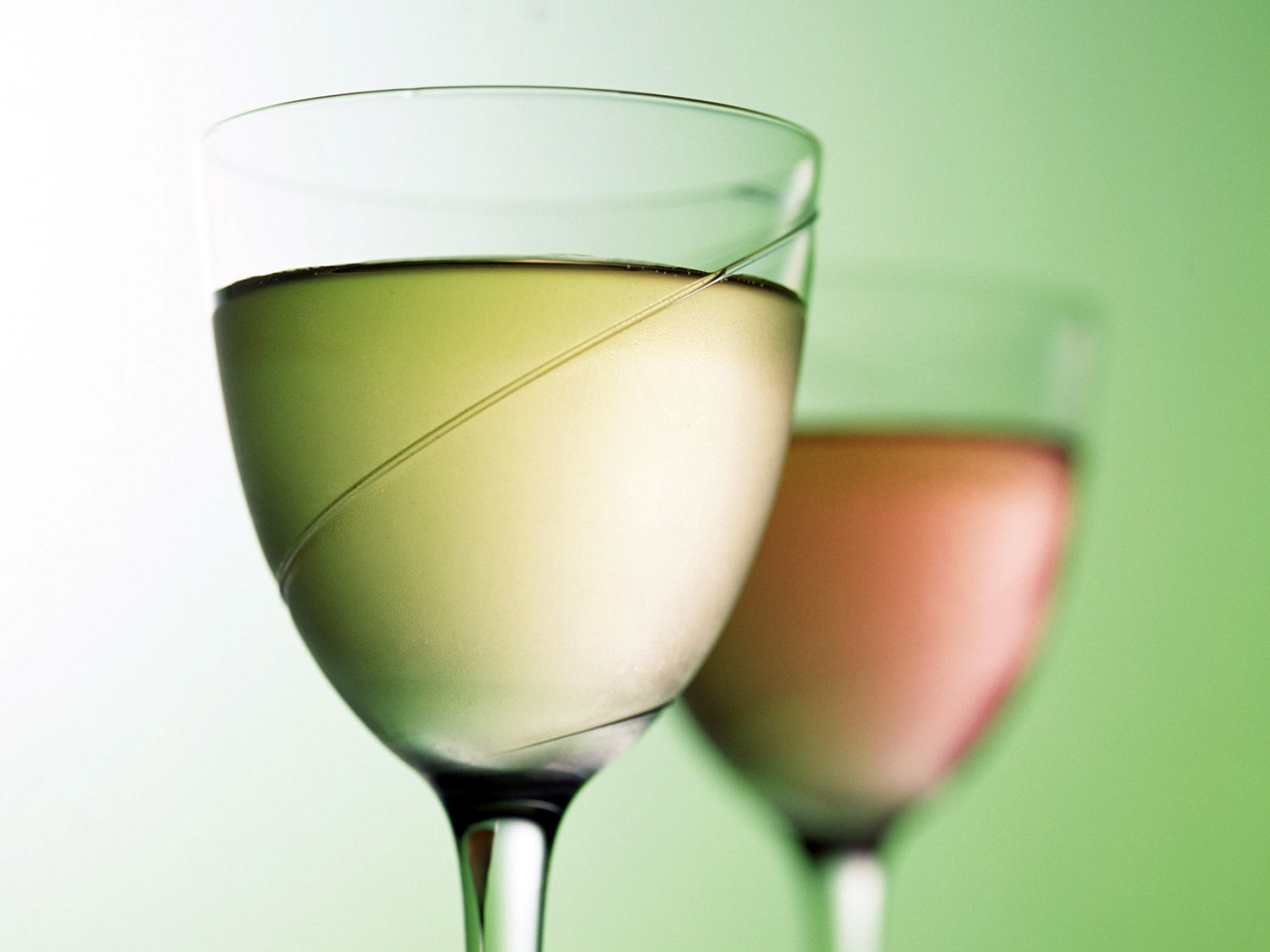 Бокалы вина