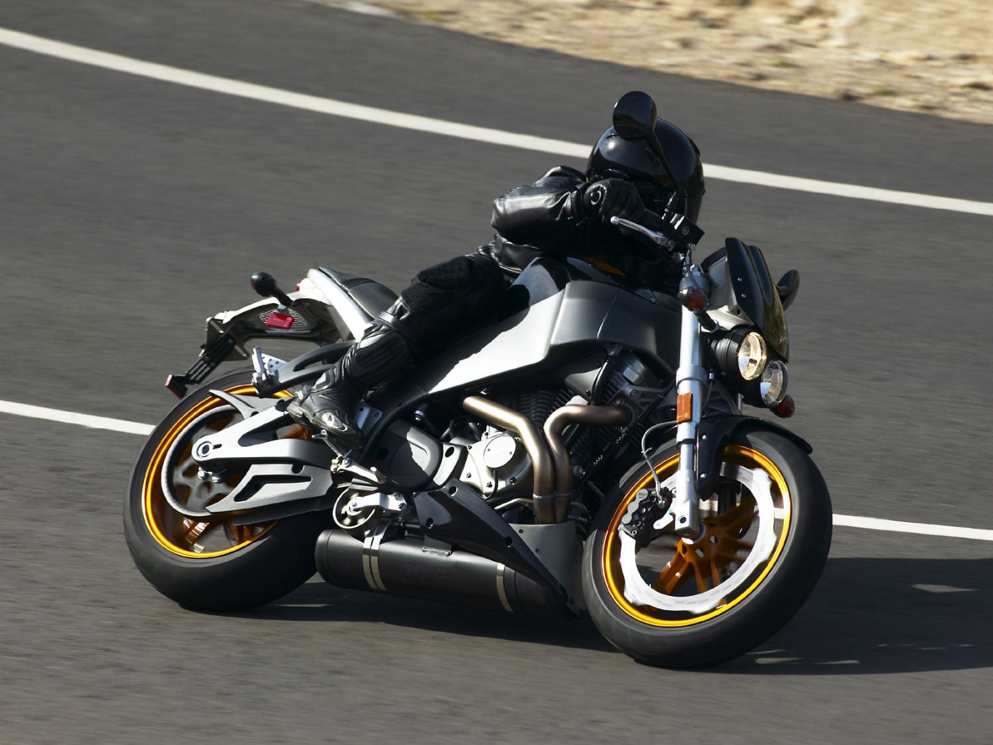 Спортивный мотоцикл