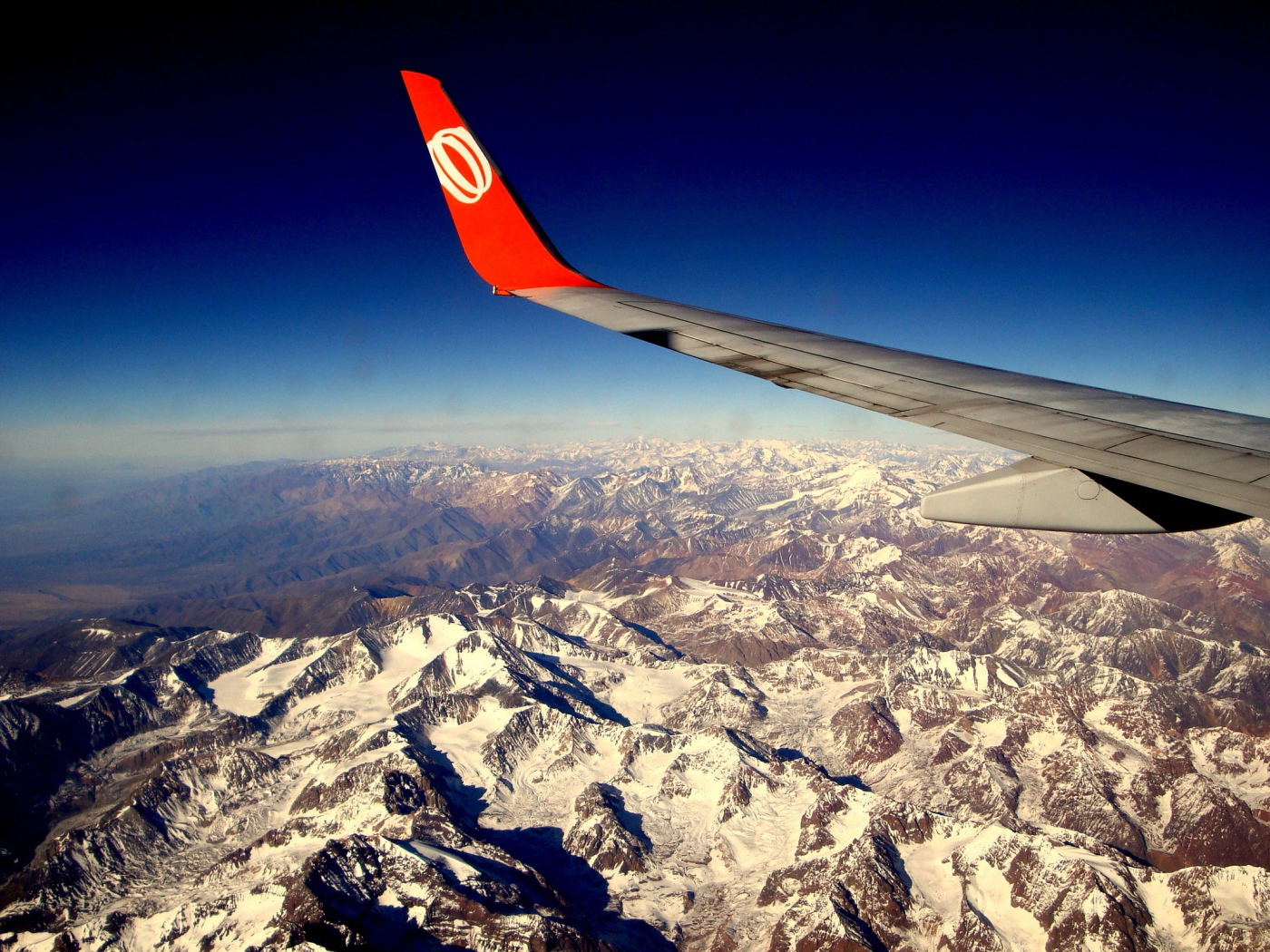 Под крылом самолета