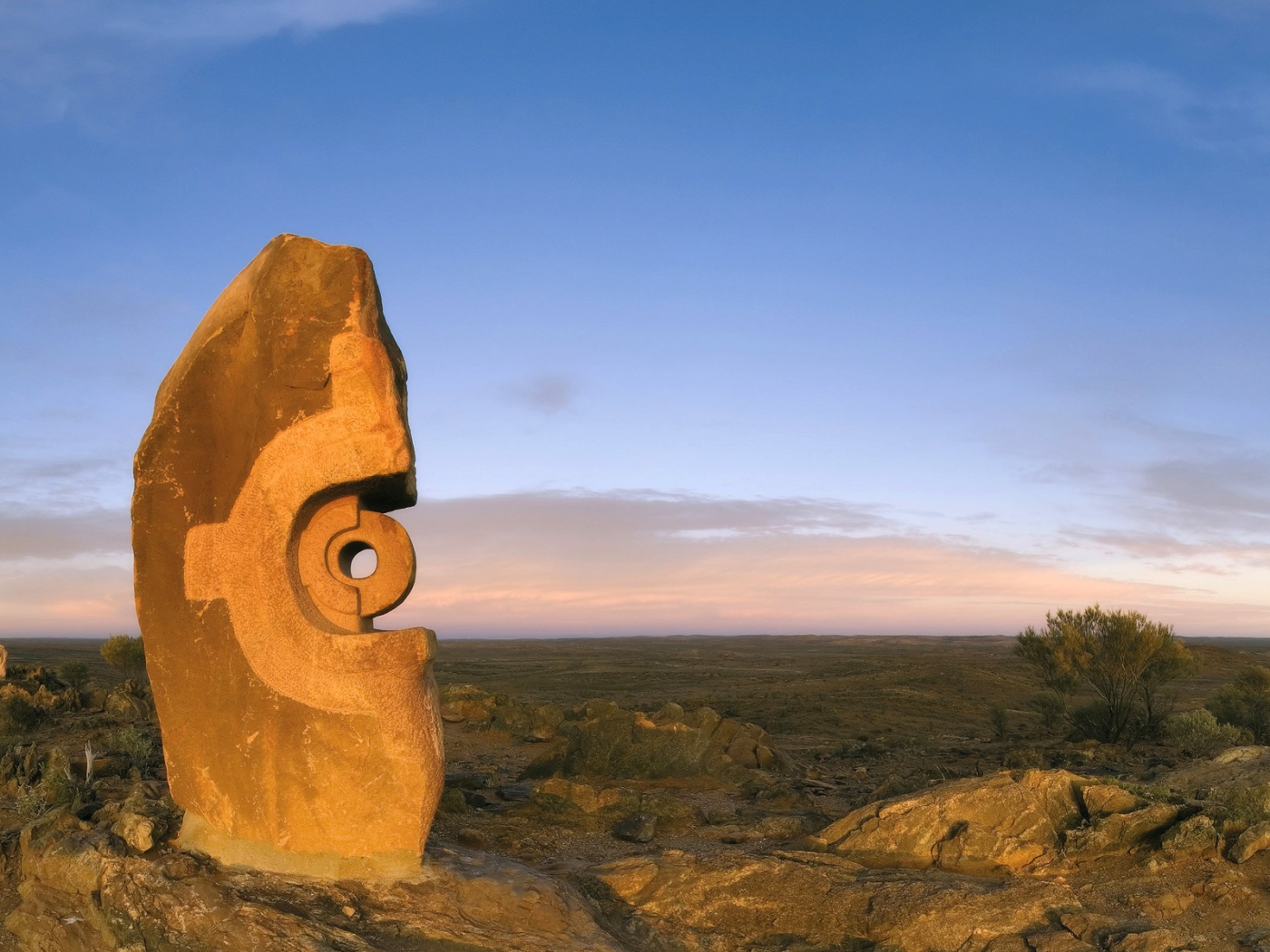 Древний монумент