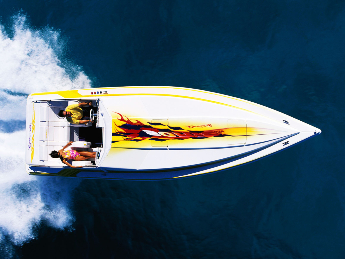 Поездка на моторном катере