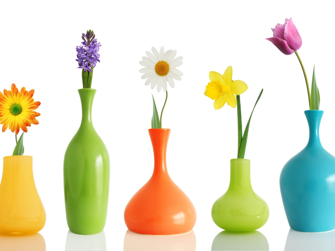 Цветочки в вазочках