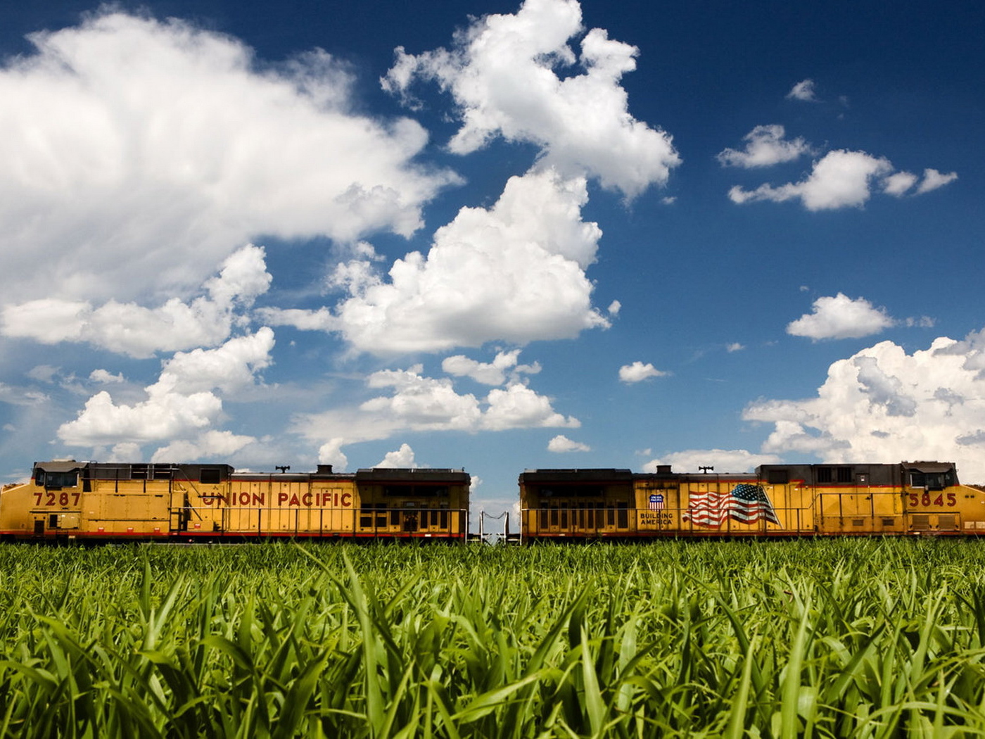 Американский поезд