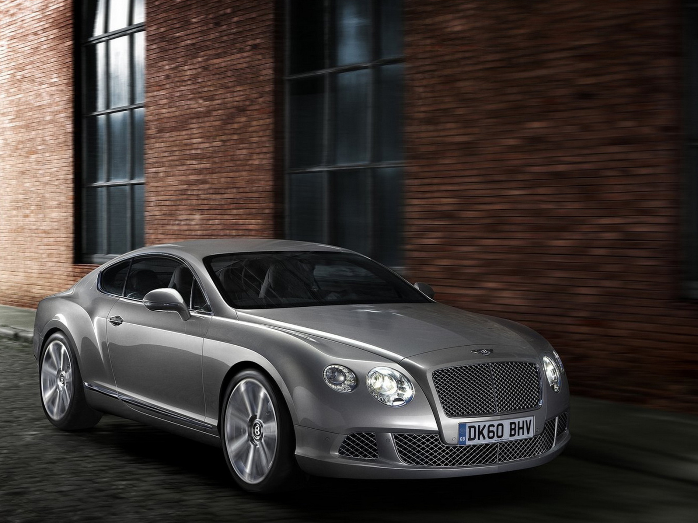 Роскошный Бентли Континентал GT