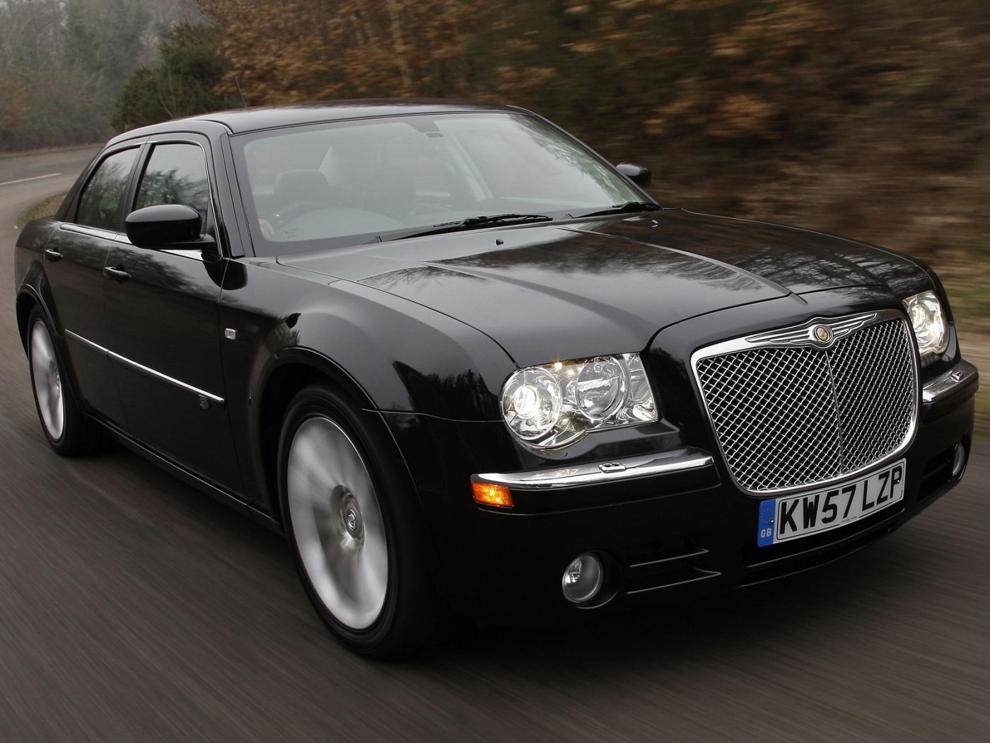 мощный Крайслер 300С