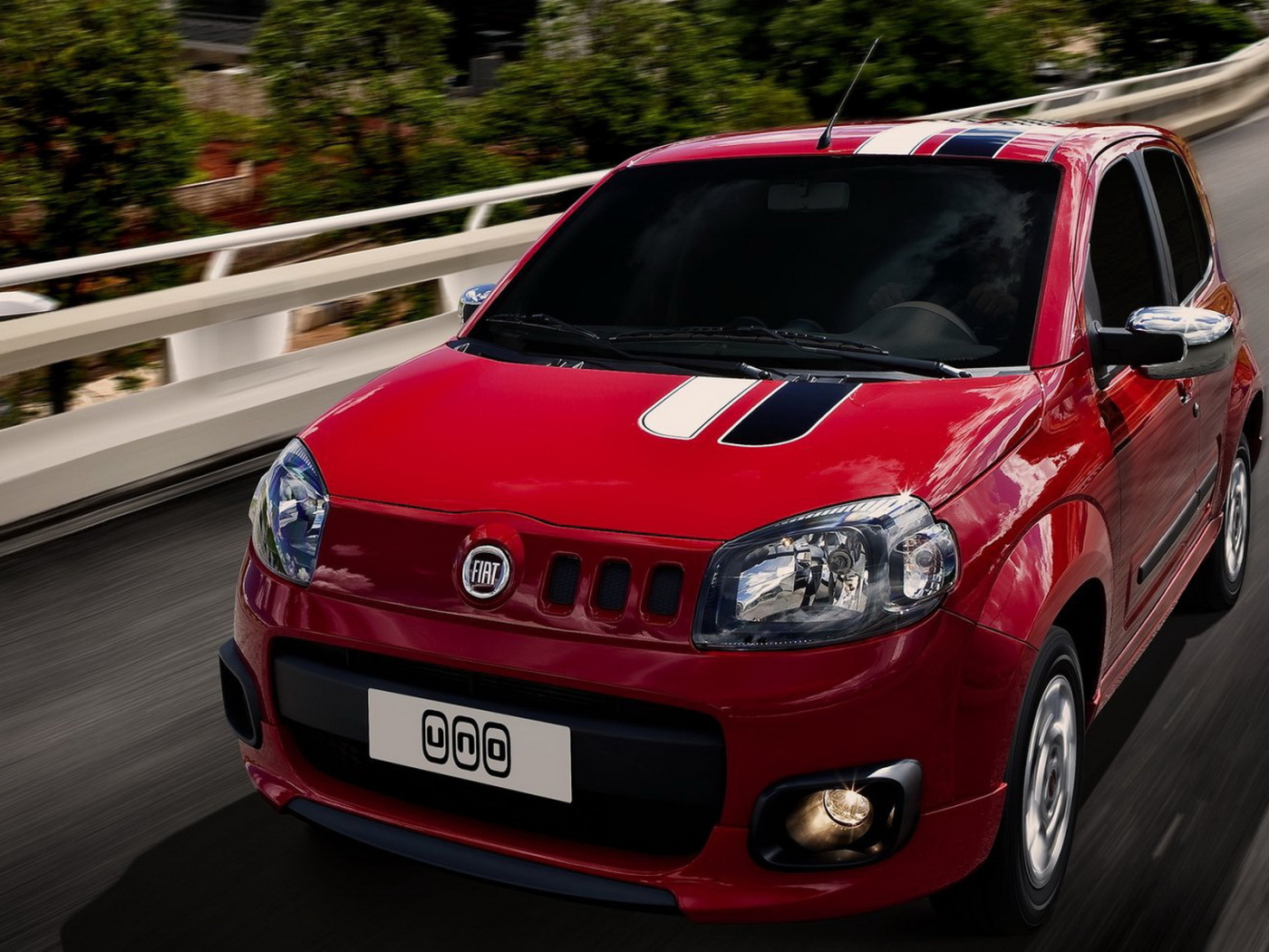 Фиат Уно в красном цвете