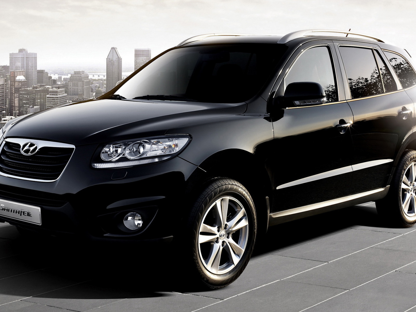 Хендай Санта Фе за городом