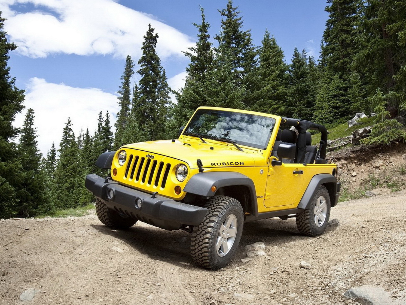 Желтый Джип Вранглер