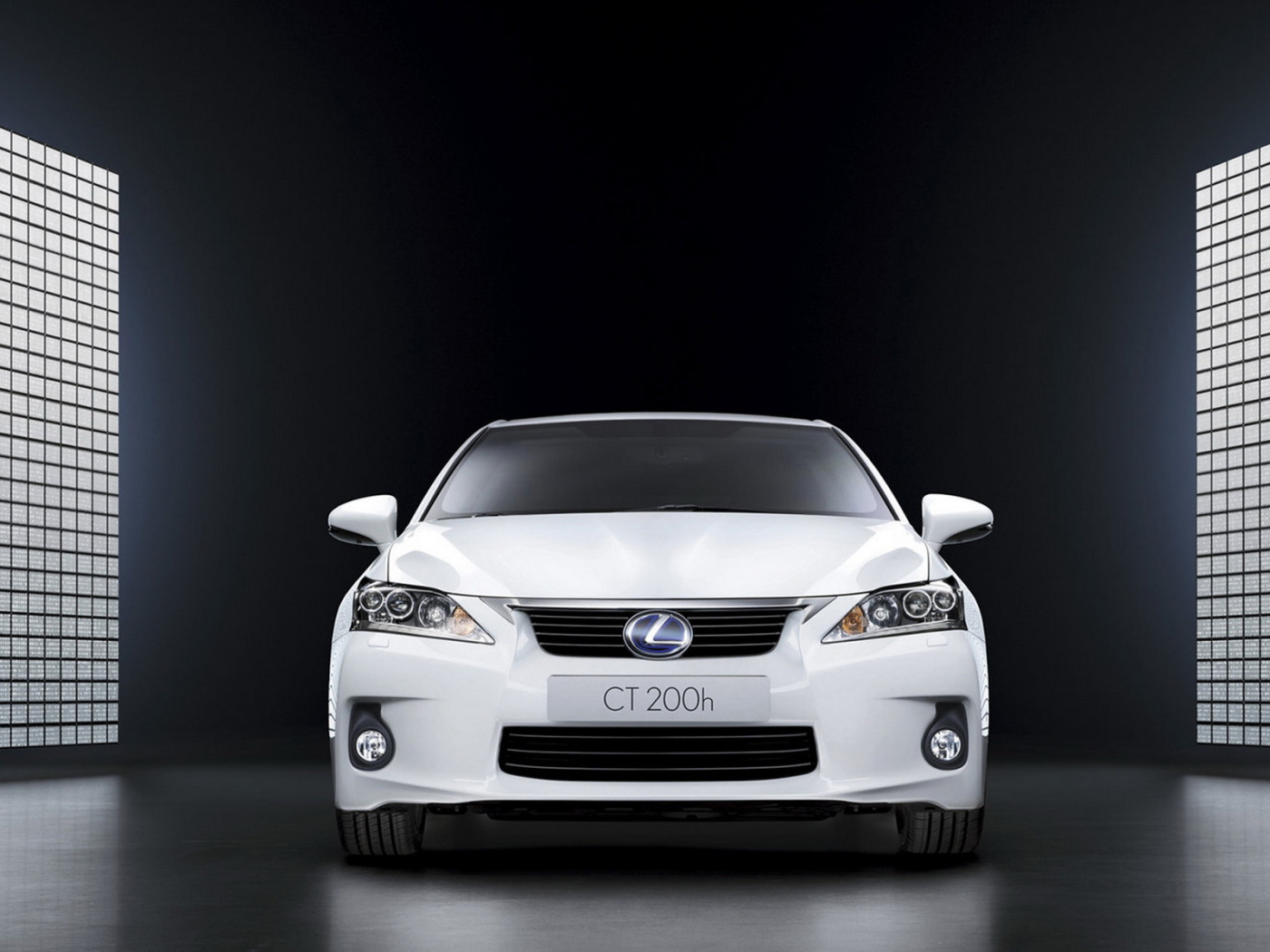 Лекcус СТ 200