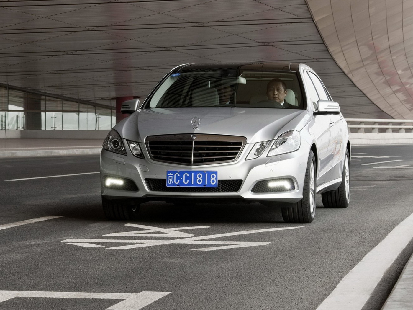Mercedes-Benz-E-Class L 2011
