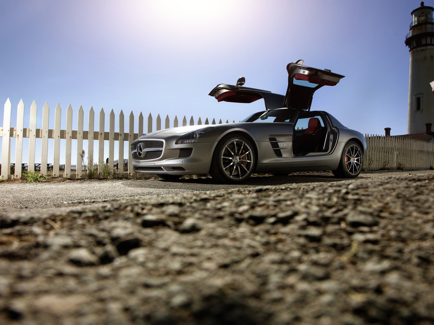 Мерседес у маяка