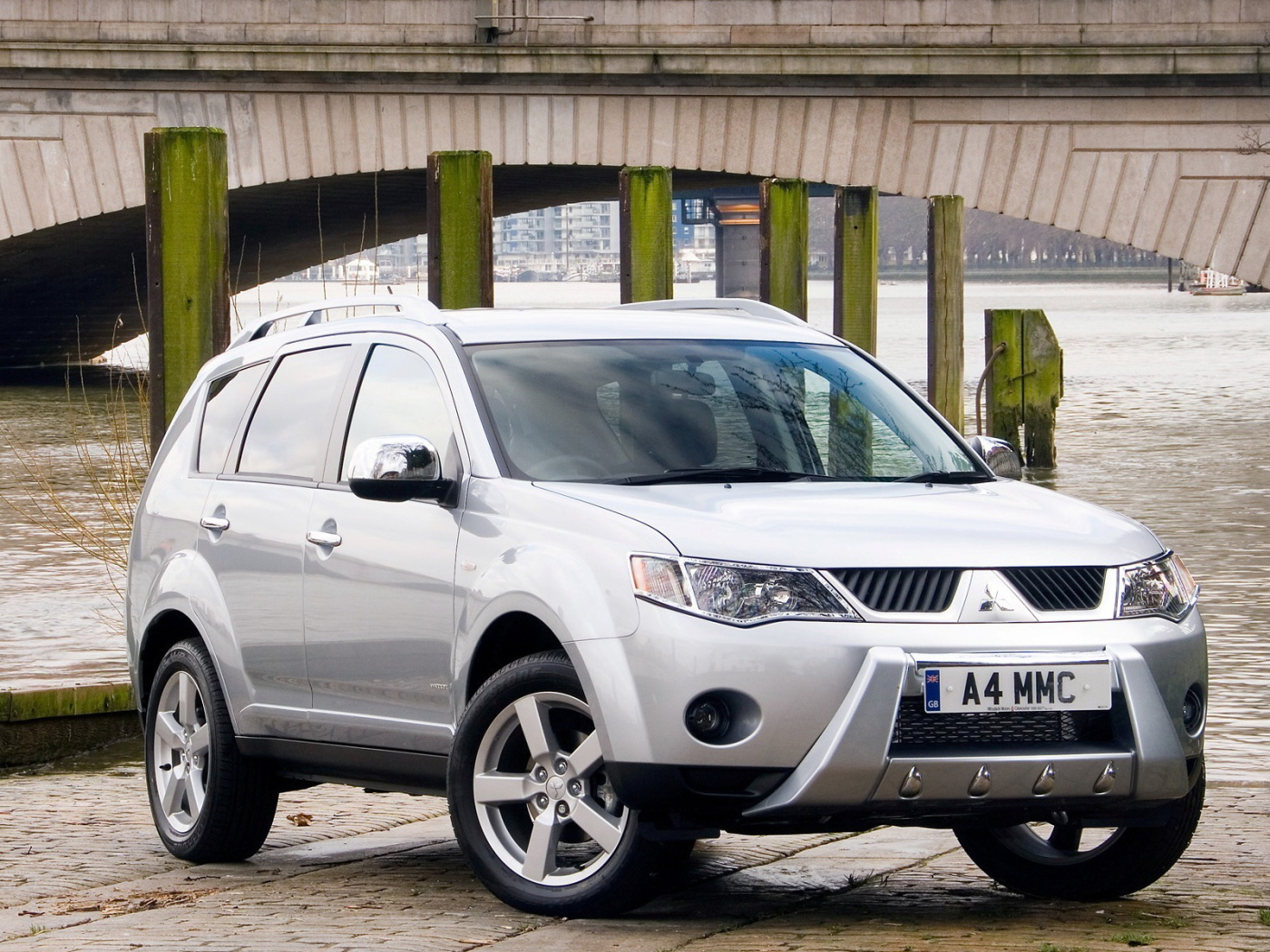 Митсубиши Аутлендер