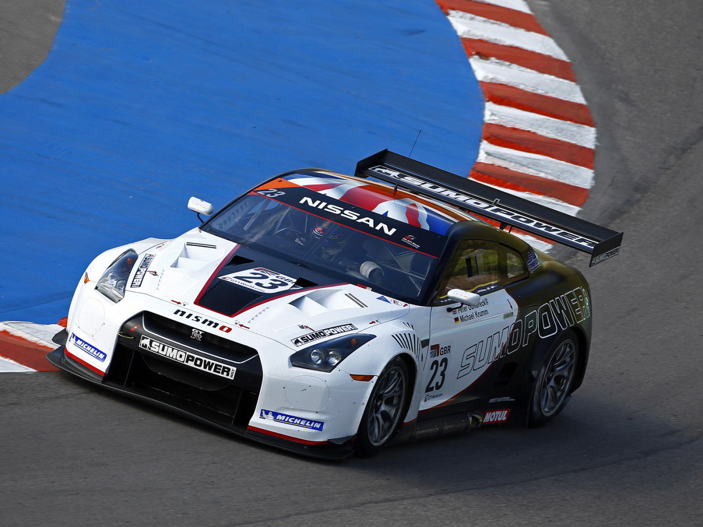 2010-Nissan-GT-R-Racing