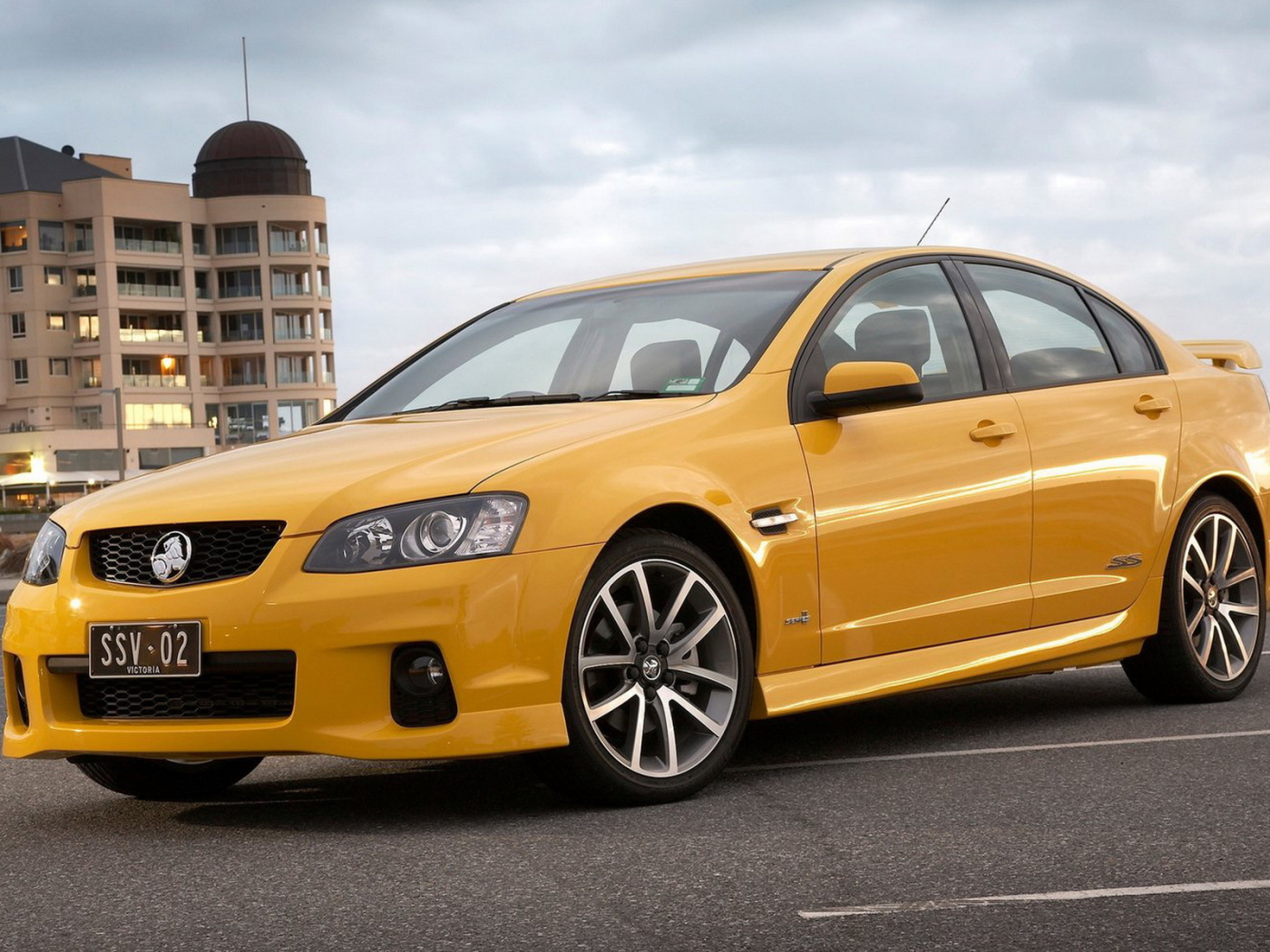 Холден Коммодор 2011