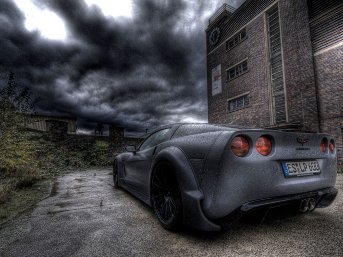 Спортивный автомобиль