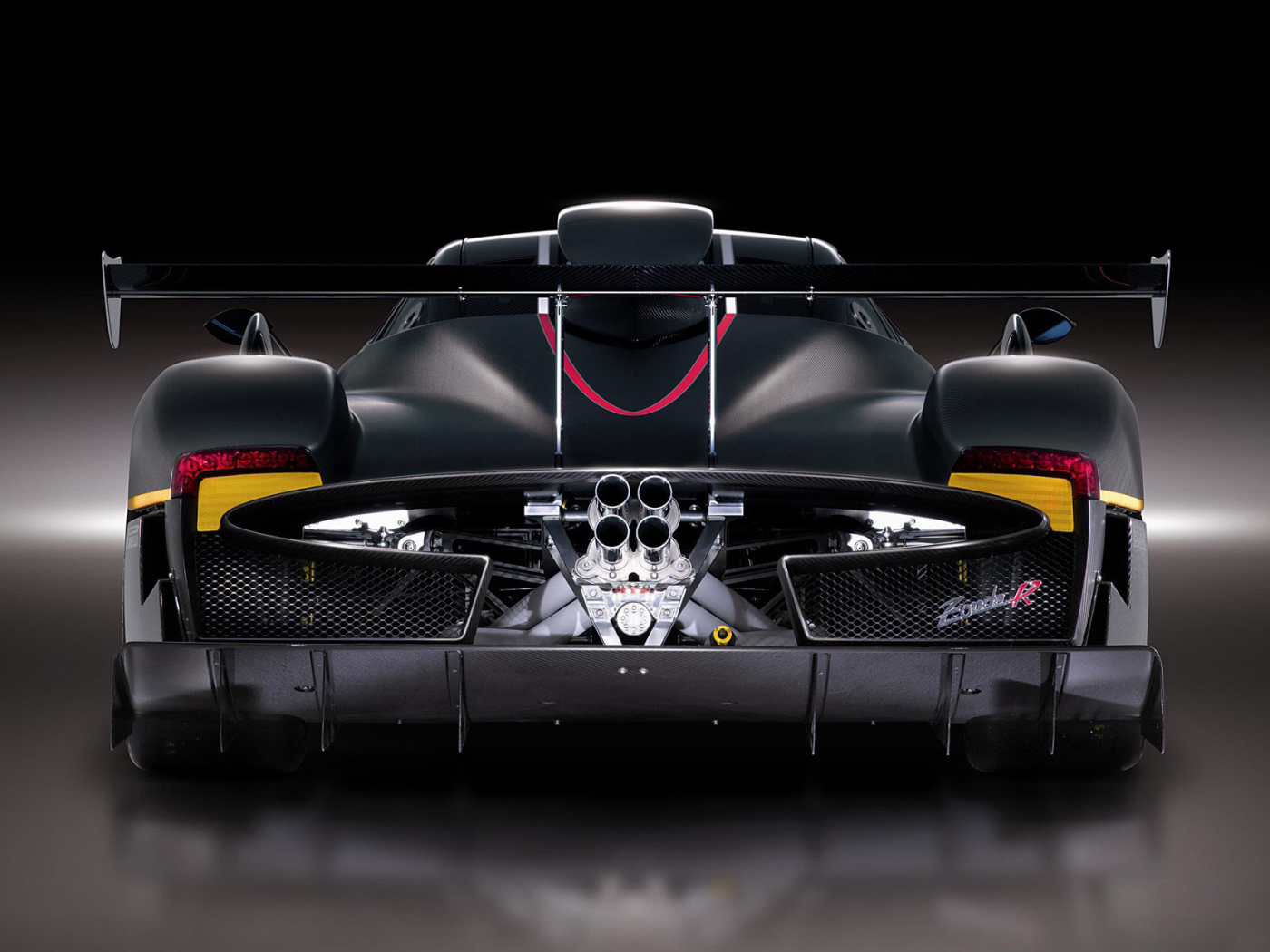 Спортивный болид